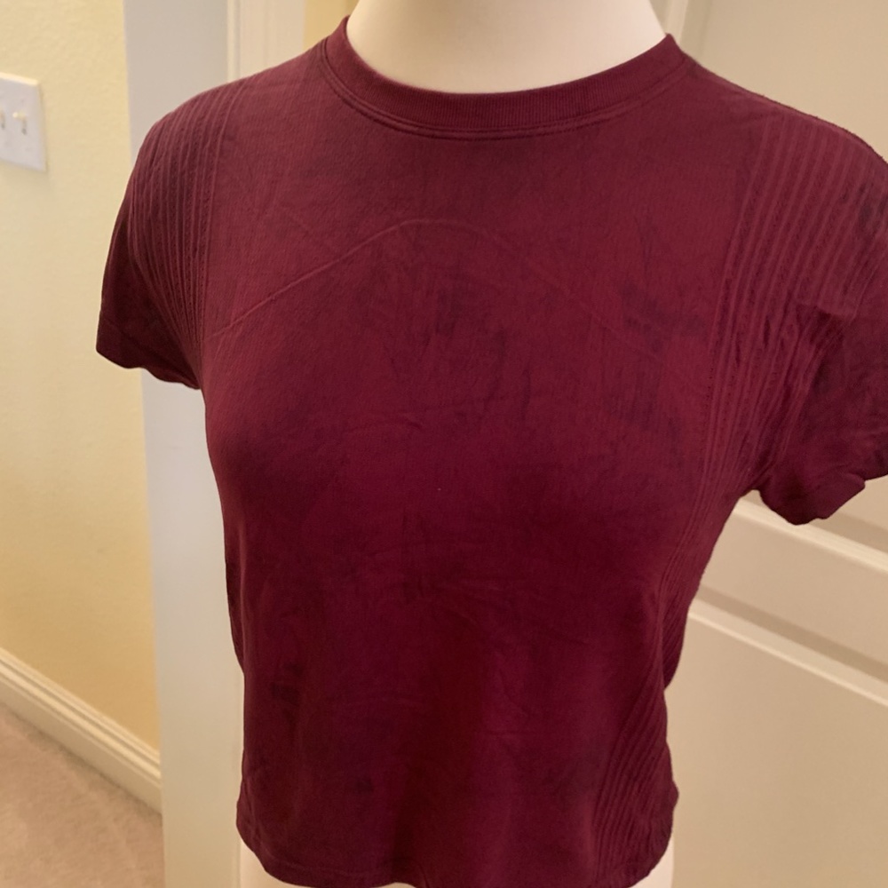 Lululemon athletic top